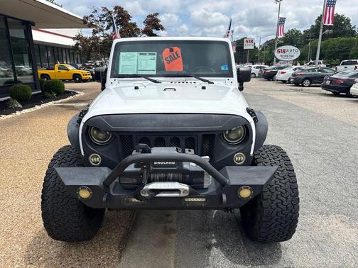 Bright White Clearcoat 2013 Jeep Wrangler Unlimited Sport