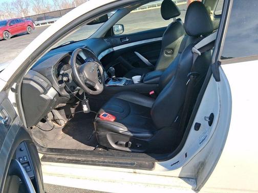 2014 INFINITI Q60 Base