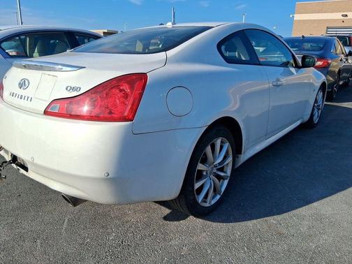 2014 INFINITI Q60 Base