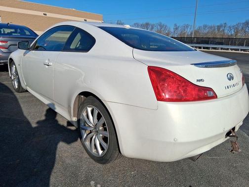 2014 INFINITI Q60 Base