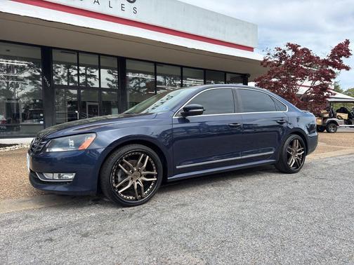 Night Blue Metallic 2014 Volkswagen Passat 1.8T Auto SEL Premium