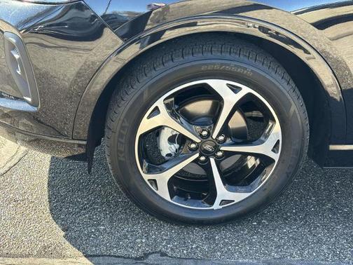 AGATE BLACK METALLIC 2023 Ford Escape ST-LINE SELECT