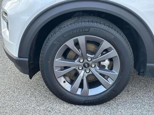 STAR WHITE MET TRI-COAT 2023 Ford Explorer XLT