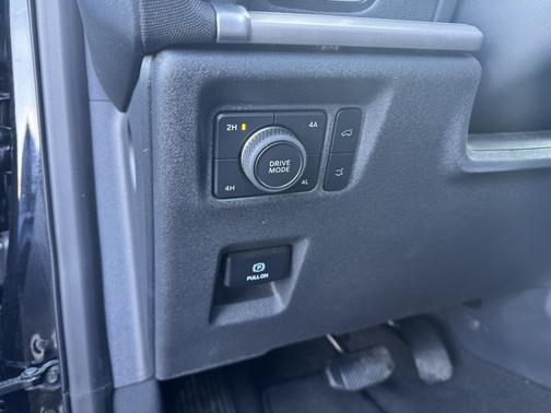 2025 Ford Expedition Max Active 4x4