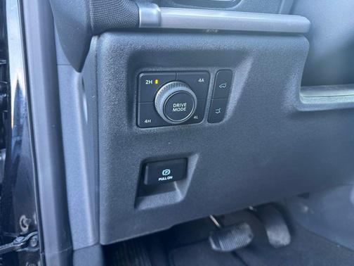 2025 Ford Expedition Max Active 4x4