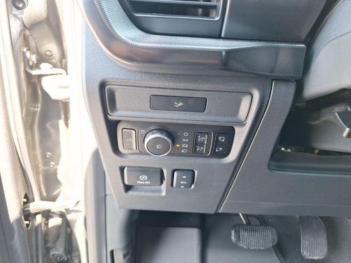 Carbonized Gray Metallic 2026 Ford F-150 Lariat