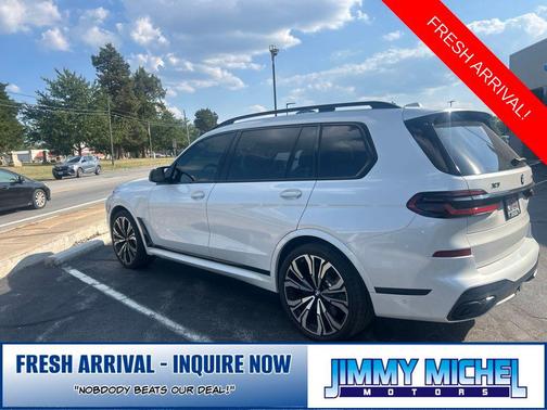 White Metallic 2025 BMW X7 M60i