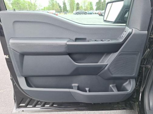 Agate Black Metallic 2026 Ford F-150 STX