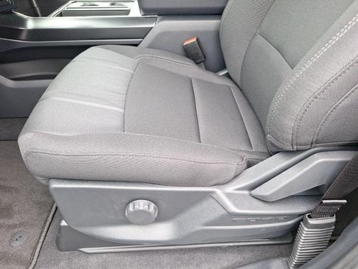 Agate Black Metallic 2026 Ford F-150 STX