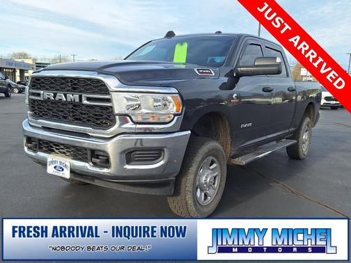 2020 RAM 3500 Tradesman Crew Cab 4x4 6'4' Box