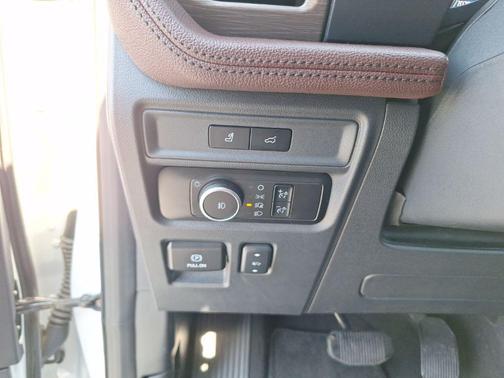 Oxford White 2024 Ford Expedition Limited