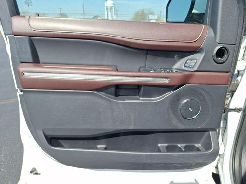 Oxford White 2024 Ford Expedition Limited