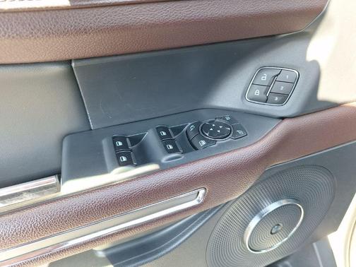 Oxford White 2024 Ford Expedition Limited