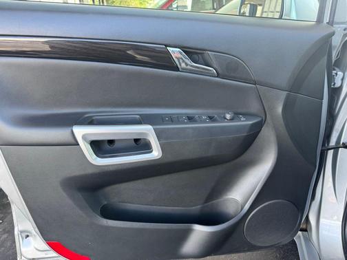 Silver Ice Metallic 2014 Chevrolet Captiva Sport LTZ