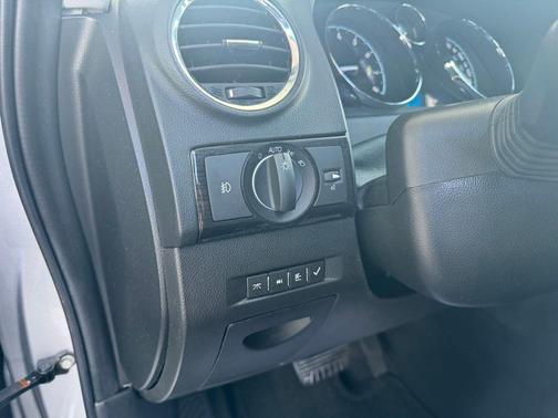 Silver Ice Metallic 2014 Chevrolet Captiva Sport LTZ