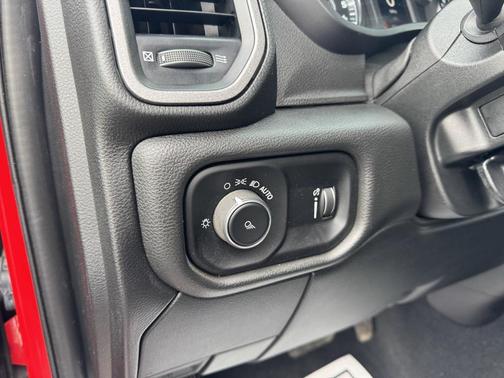 2021 RAM 2500 Tradesman Crew Cab 4x4 6'4' Box