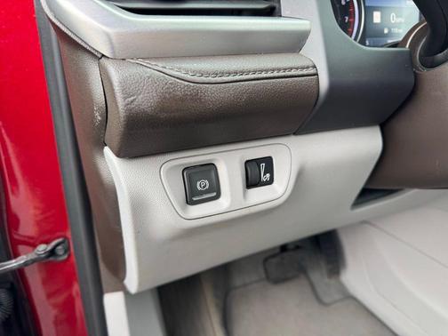 2023 GMC Acadia FWD SLT