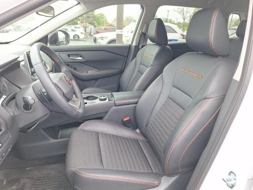 Everest White Pearl 2025 Nissan Rogue Rock Creek