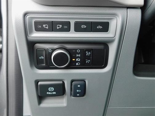 2023 Ford F-150 Lightning XLT