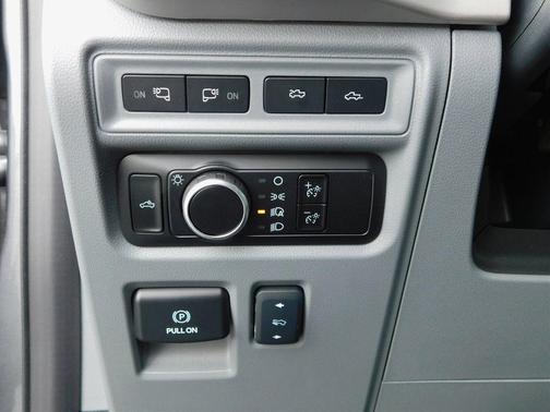 2023 Ford F-150 Lightning XLT