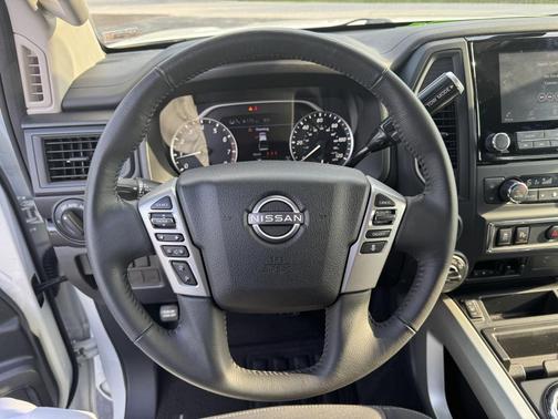 2024 Nissan Titan XD SV