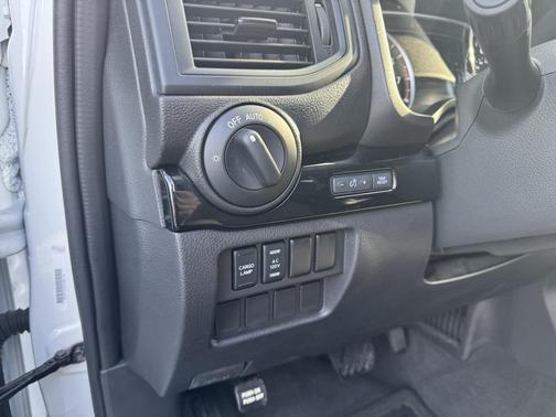 2024 Nissan Titan XD SV