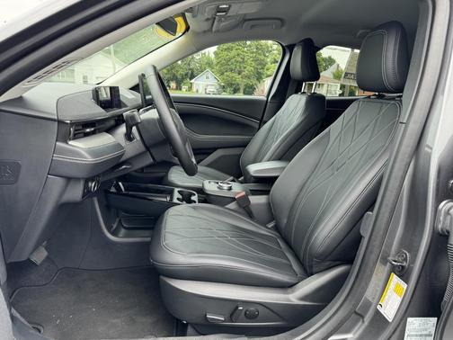 2023 Ford Mustang Mach-E Select