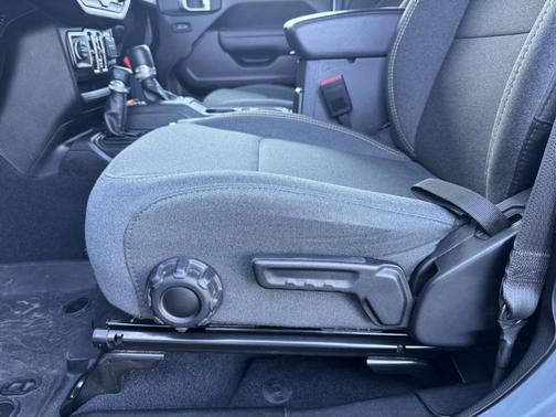 2024 Jeep Gladiator Sport S