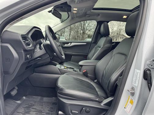 2025 Ford Escape Platinum