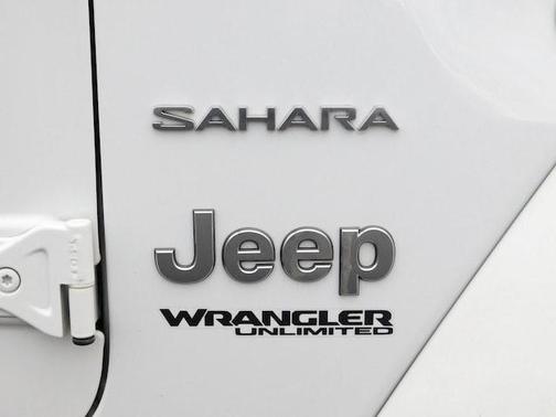 Photo 2 of 46 of 2019 Jeep Wrangler Unlimited Sahara