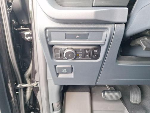 Black Metallic 2026 Ford F-150 XLT