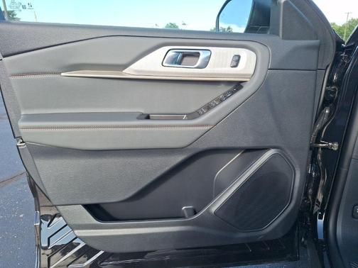 Black Metallic 2026 Ford Explorer Active