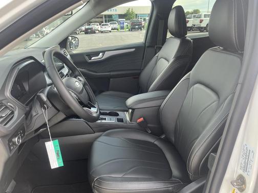 2025 Ford Escape PHEV SE