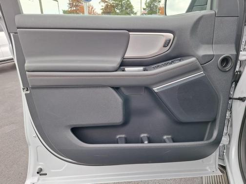 2025 Ford Expedition Max Active 4x4