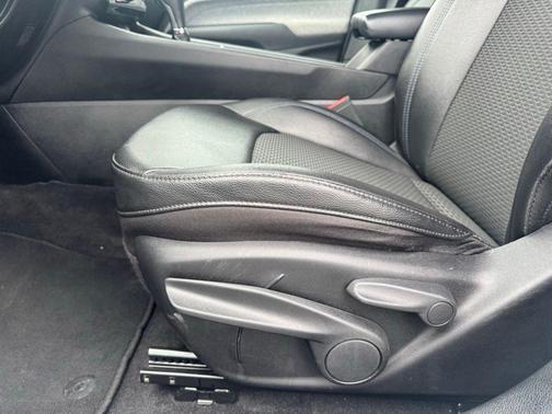 Bright White Clearcoat 2024 Jeep Compass Latitude