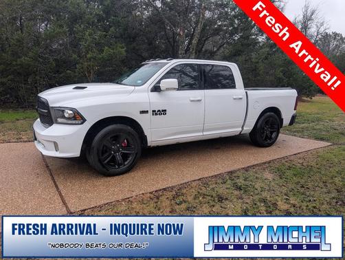 2018 RAM 1500 Night Crew Cab 4x4 5'7' Box