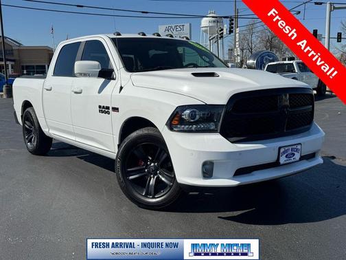 2018 RAM 1500 Night Crew Cab 4x4 5'7' Box