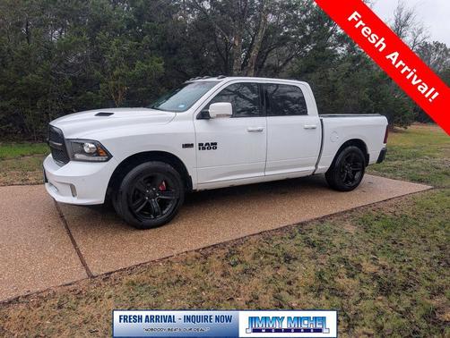 2018 RAM 1500 Night Crew Cab 4x4 5'7' Box