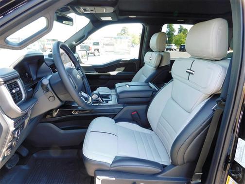 2022 Ford F-150 Lightning Platinum