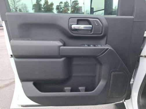 Summit White 2024 Chevrolet Silverado 2500 Custom