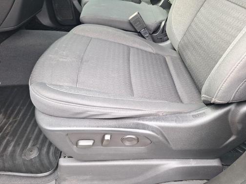 Summit White 2024 Chevrolet Silverado 2500 Custom