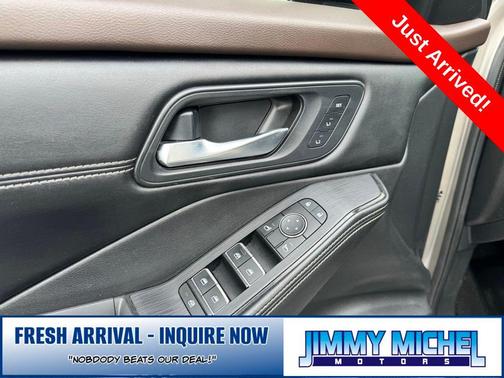 Champagne Silver Metallic 2023 Nissan Rogue SL