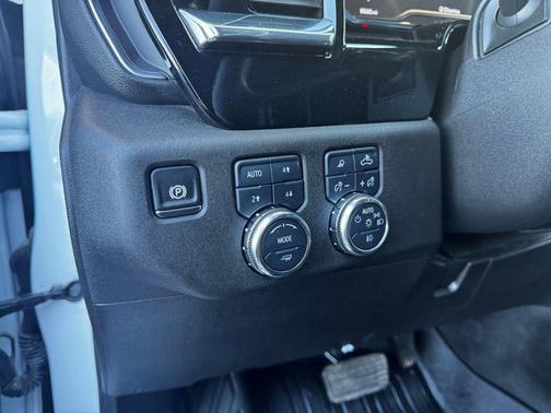 Summit White 2025 GMC Sierra 3500 SLT