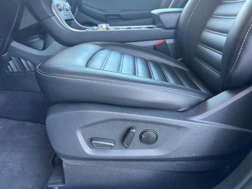 Iconic Silver Metallic 2024 Ford Edge SEL