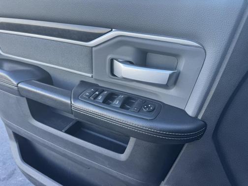 2021 RAM 3500 Big Horn Crew Cab 4x4 6'4' Box