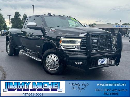 Diamond Black Crystal Pearlcoat 2022 RAM 3500 Laramie Crew Cab 4x2 8' Box