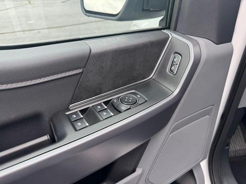 Oxford White 2025 Ford F-150 XLT