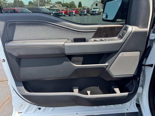 Star White Metallic Tri-Coat 2023 Ford F-150 Lariat