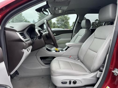 2023 GMC Acadia FWD SLT