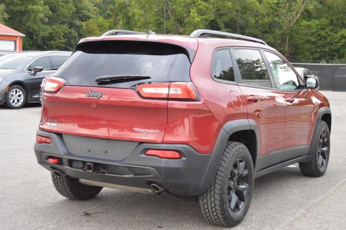 2016 Jeep Cherokee Sport